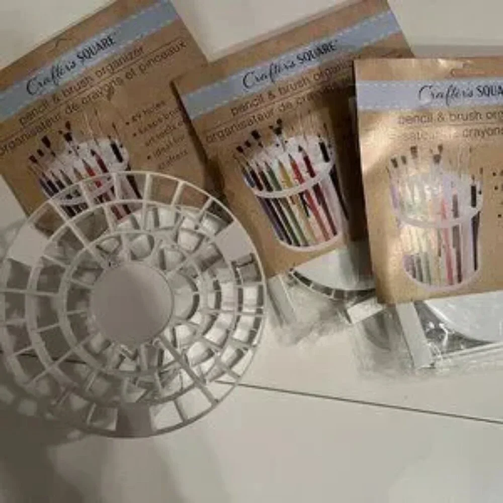 Paint Brush Holder  (LOT OF‎ 20!!!). Each Holds  49 Brushes (NEW)